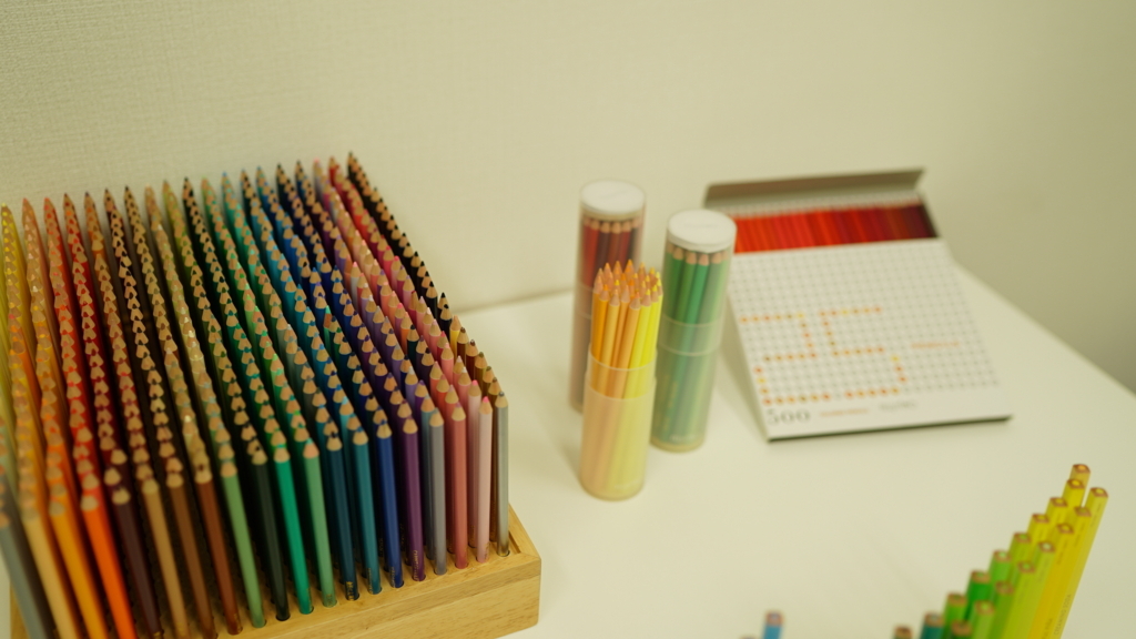 フェリシモ　500色の色えんぴつ　くぼあやこ　岩崎書店のブログ