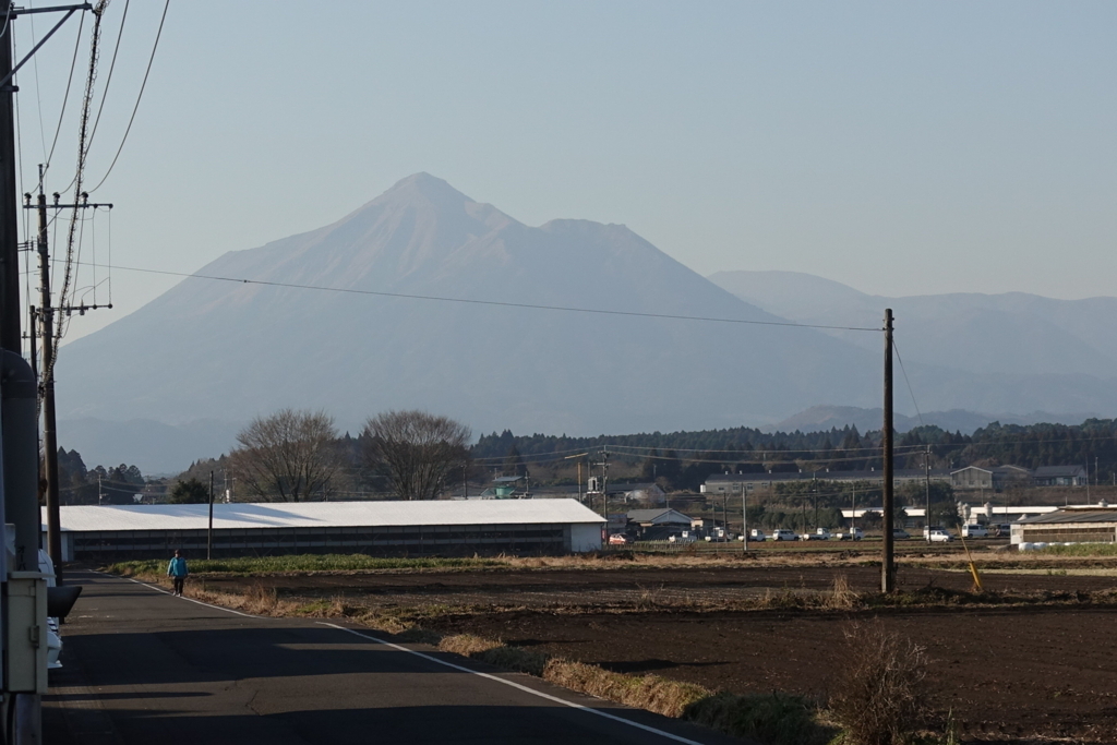 ほほえみの園から望む霧島連山